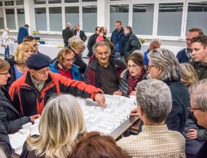 Die Wettbewerbsentwürfe werden der Öffentlichkeit präsentiert. © ©Chris Danneffel