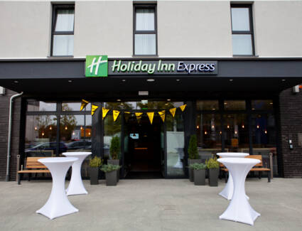 Eingangsbereich des neuen Holiday Inn Express, Raunheim (D) © ©Sarah Schovenberg Fotografie