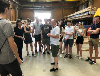 HTL Patenschaftsklasse besucht i+R Holzbau und Fensterbau in Lauterach