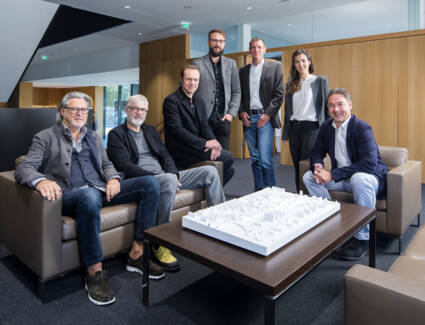 Die Gewinner des städtebaulichen Realisierungswettbewerbs, Gohm | Hiessberger und Innauer | Matt , mit Alexander Stuchly, Geschäftsführer i+R Wohnbau Lindau und den Projektentwicklern Andreas Deuring und Maria Wechsel. © ©Dietmar Walser
