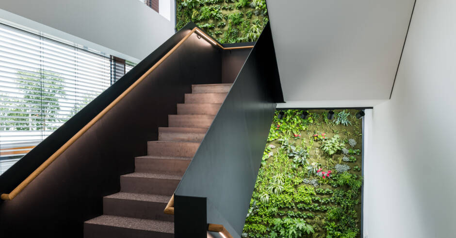 i+R HQ²