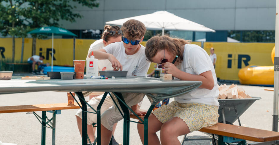 Internetdaten_2025_i+R_Sommerfest_byDarrenFeels-13